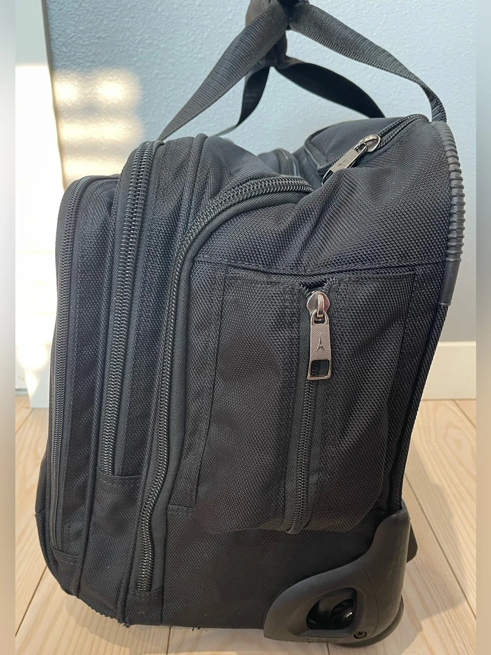 Travelpro FlightCrew5 Horizontal Rolling Overnighter